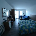 National Hotel 2*