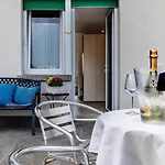National Ξενοδοχείο 2*